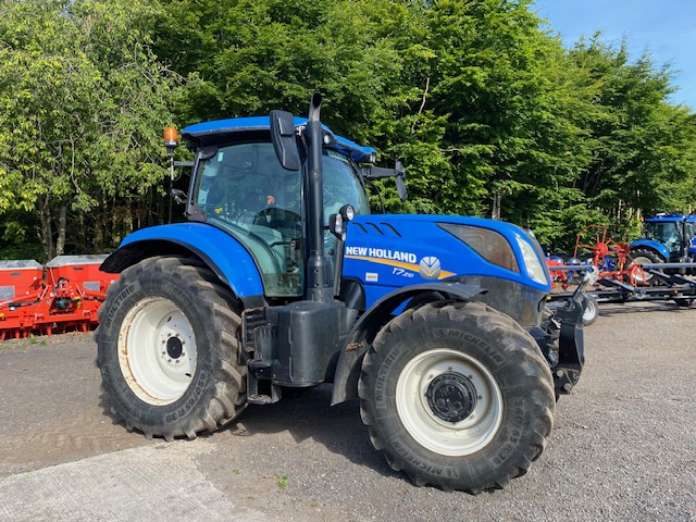 NEW HOLLAND T7.210 PC CL TRACTOR