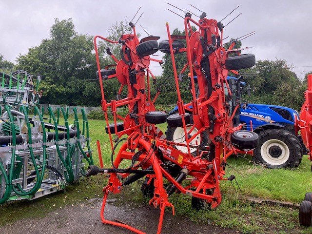 KUHN FARM MACHINERY GF10812 TEDDER