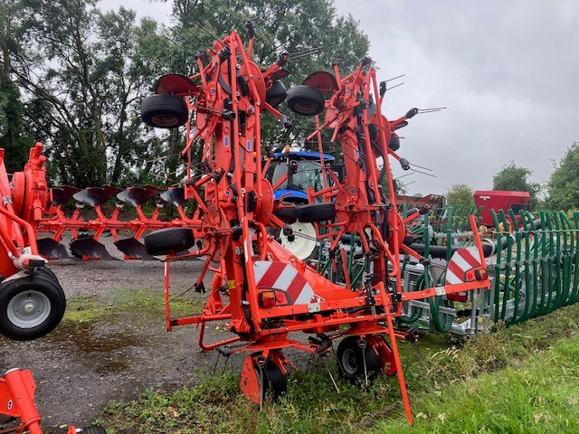 KUHN FARM MACHINERY GF10812 TEDDER