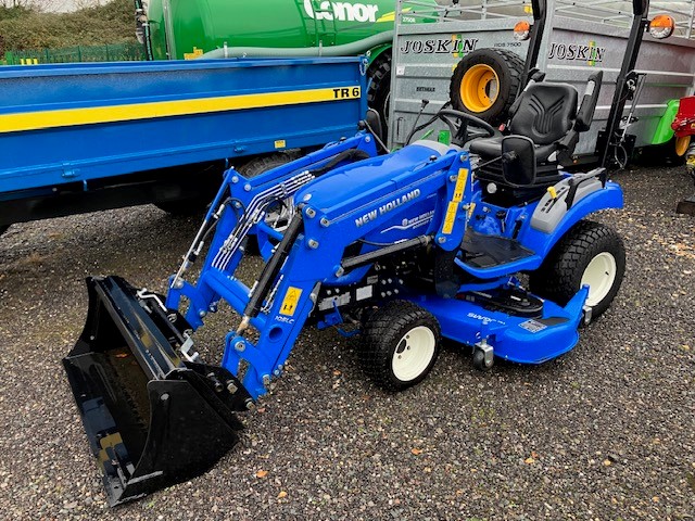 NEW HOLLAND BOOMER 25 COM TRACTOR