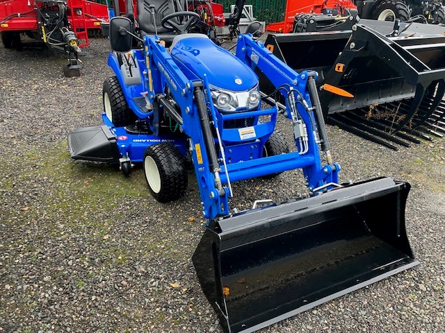 NEW HOLLAND BOOMER 25 COM TRACTOR