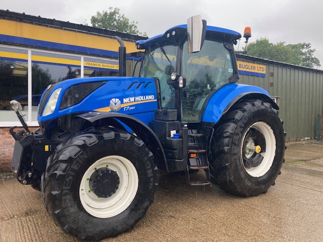 NEW HOLLAND T7.260 PC TRACTOR