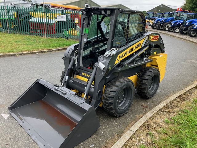 NEW HOLLAND L318 SKID STEER