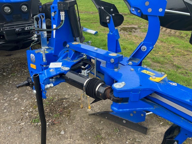 NEW HOLLAND PHS4+1 OVERUM PLOUGH