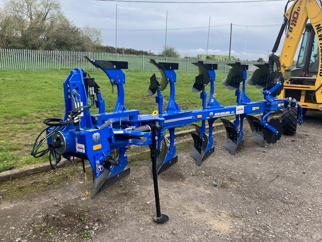 NEW HOLLAND PHS4+1 OVERUM PLOUGH