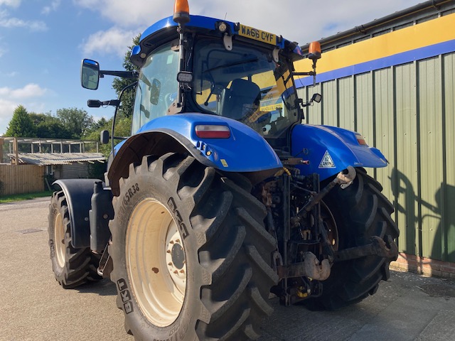 NEW HOLLAND T7.200 PC SW TRACTOR