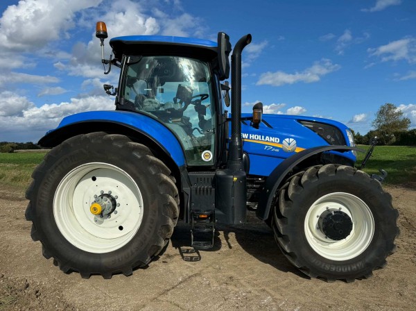 NEW HOLLAND T7.245 SIDE WINDER