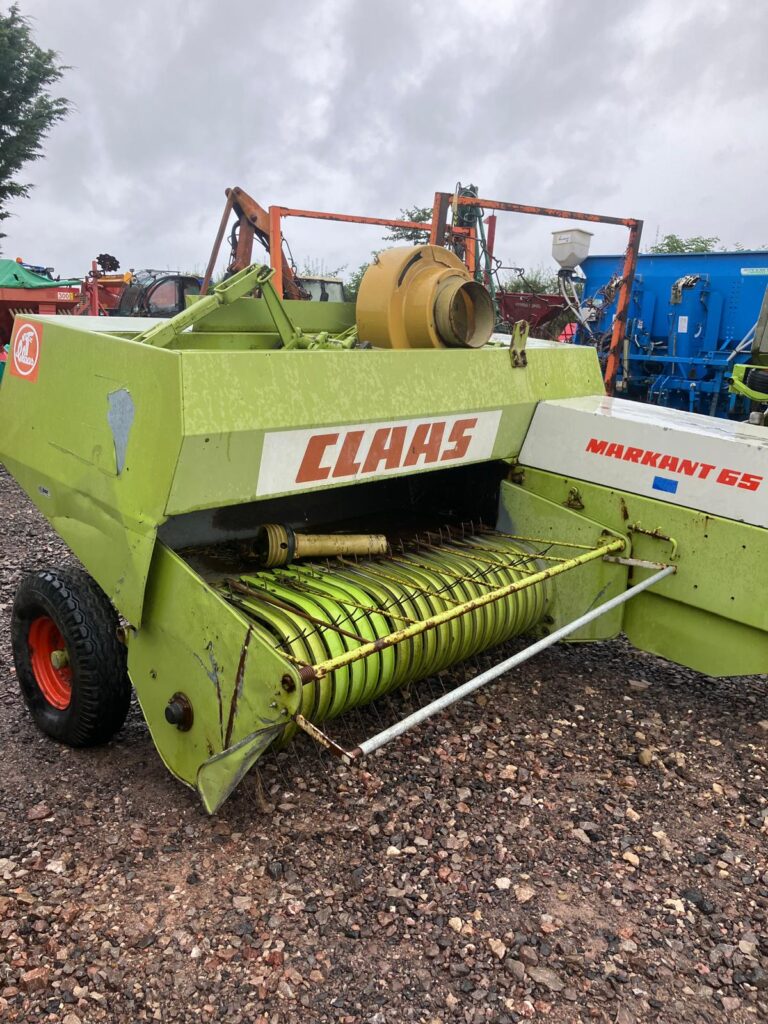 CLAAS MARKANT 65 SMALL SQUARE BALER