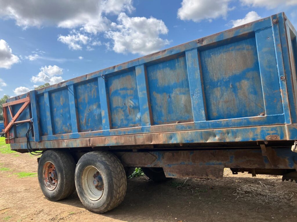 KEN WOOTEN 12 TON TRAILER