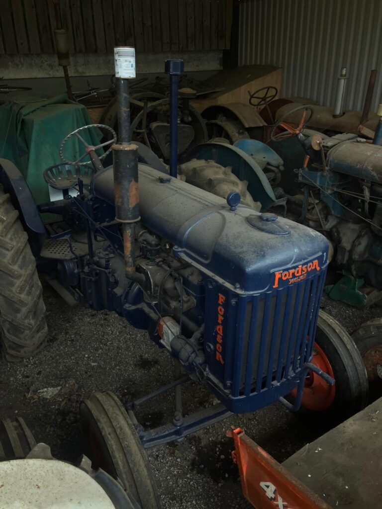 FORDSON E27N TRACTOR