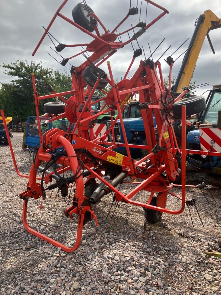 KUHN GF7802 6 ROTOR TEADER