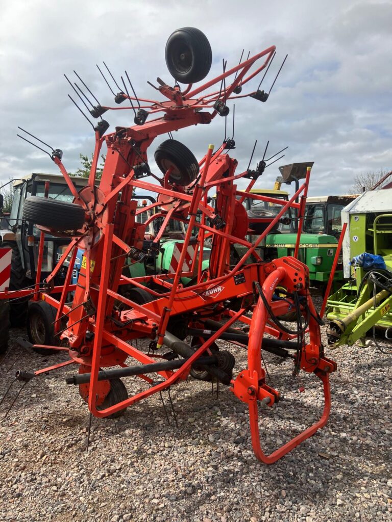 KUHN GF7802 6 ROTOR TEADER