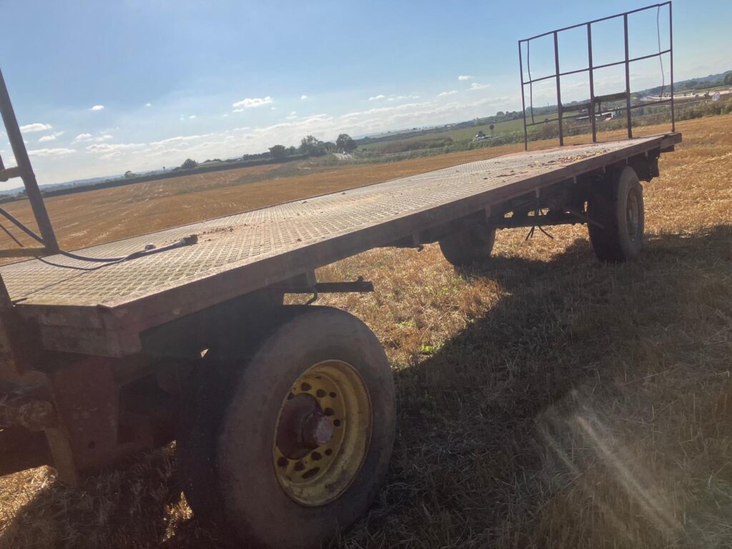 27 1/2 FT BALE TRAILER