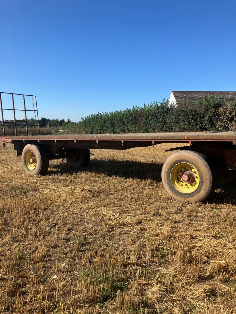 27 1/2 FT BALE TRAILER