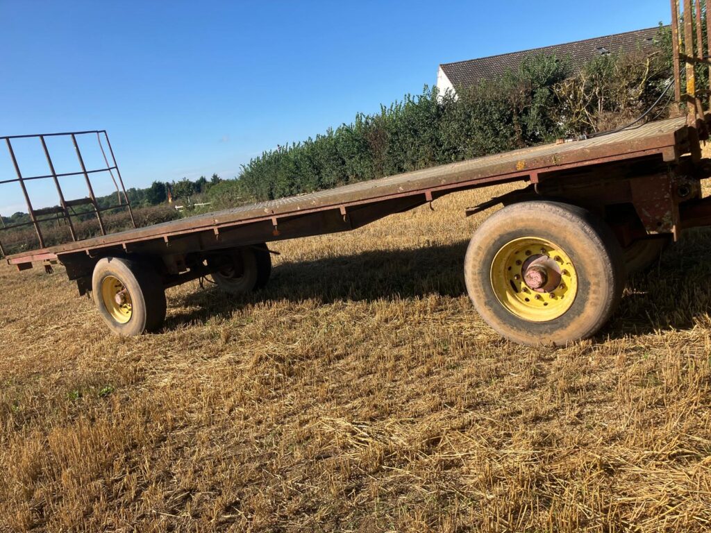 27 1/2 FT BALE TRAILER