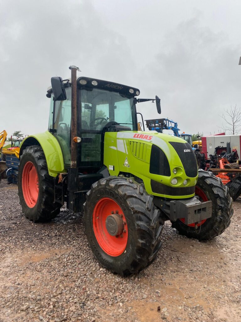 CLAAS ARION 620 TRACTOR