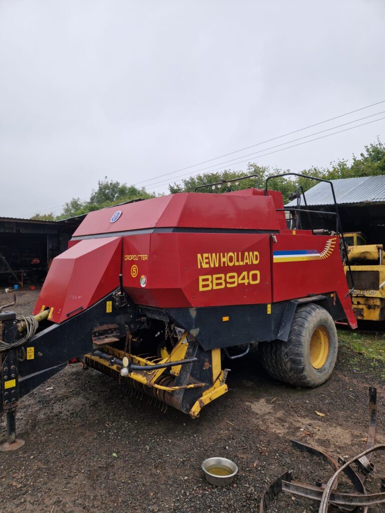 DUE IN: NEW HOLLAND BB940 BALER