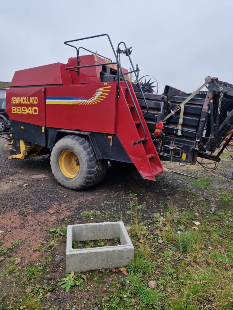 DUE IN: NEW HOLLAND BB940 BALER