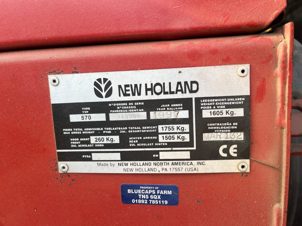 NEW HOLLAND 570 BALER