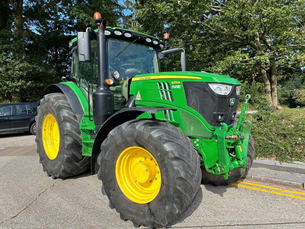 John Deere 6215R