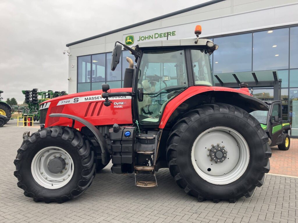 Massey Ferguson 7726S