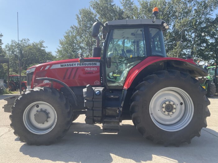 MASSEY FERGUSON 7620 DYNA-6