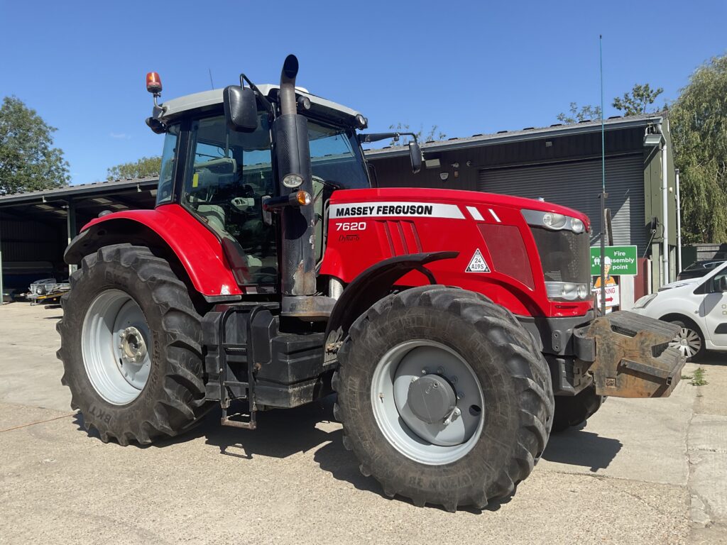 MASSEY FERGUSON 7620 DYNA-6