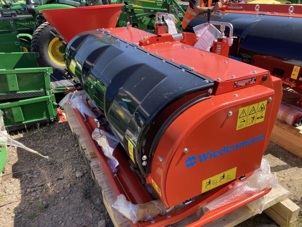 Wiedenmann GXi8 deep tine Aerator