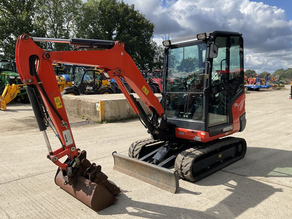 KUBOTA KX027-4