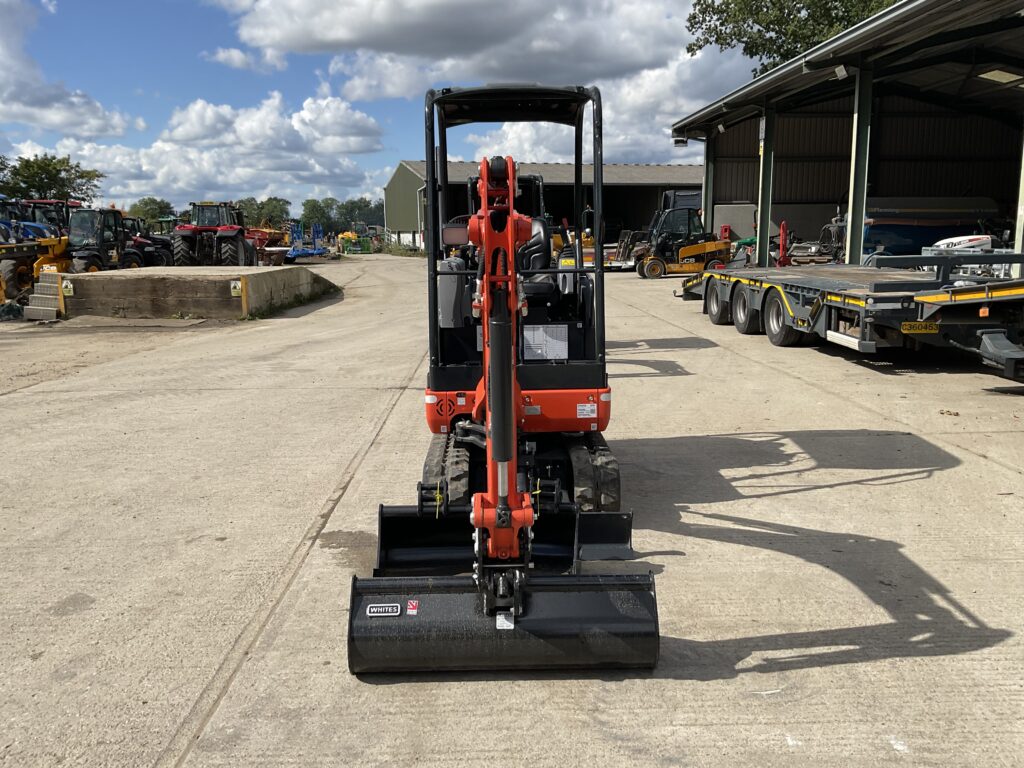 KUBOTA KX015-4