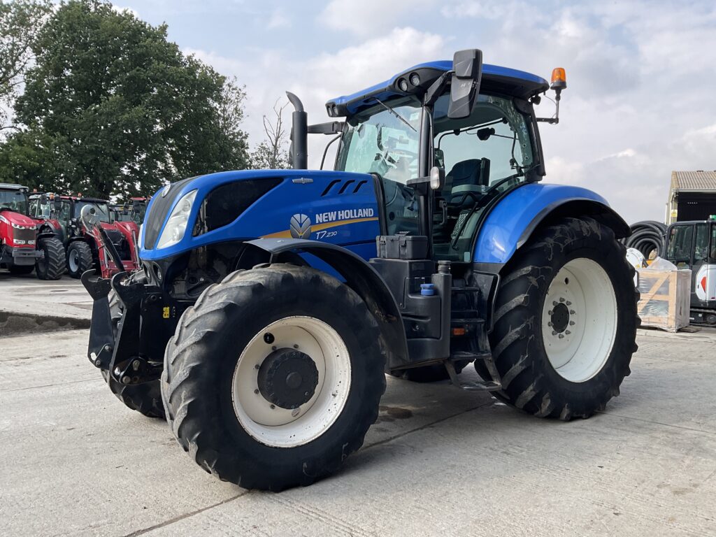 NEW HOLLAND T7.230