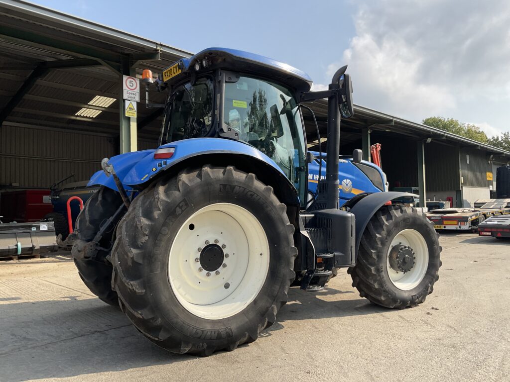 NEW HOLLAND T7.230