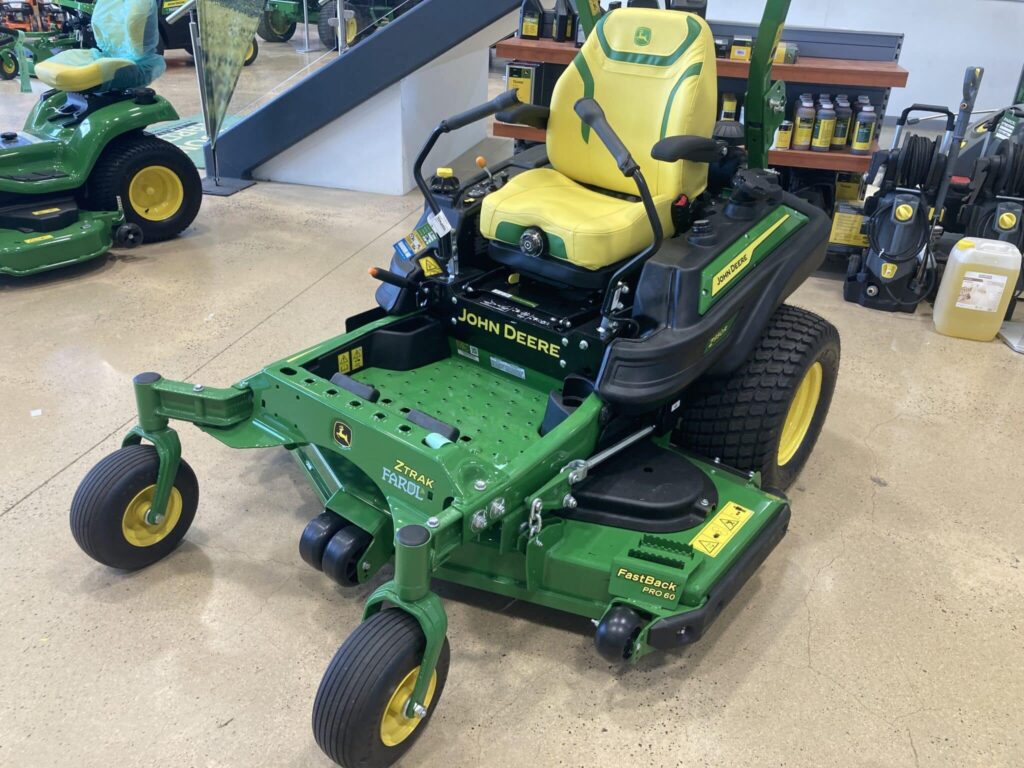 John Deere Z950R zero turn mower