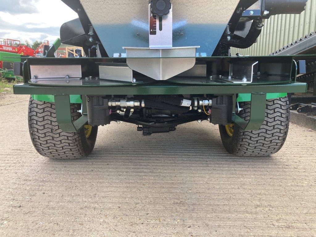 Turfco 1550 mounted top dresser