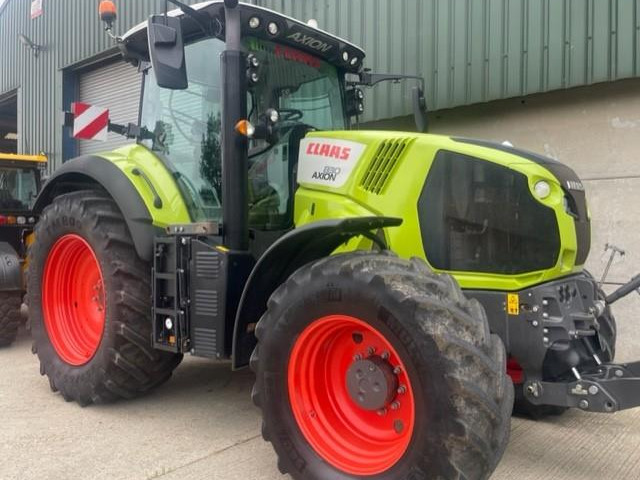 CLAAS AXION 830