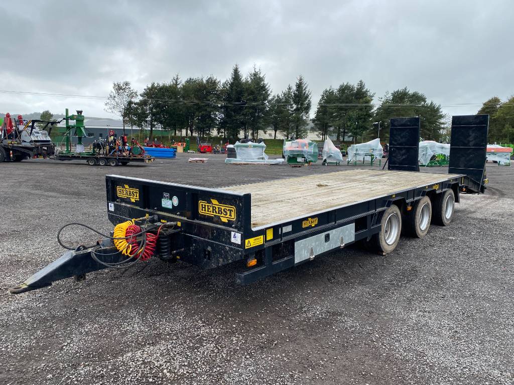 Herbst tri-axle low loader trailer