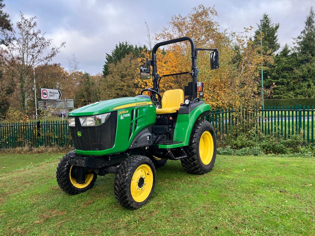 John Deere 2032R compact tractor