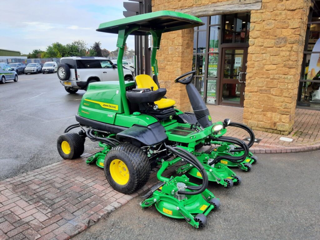 John Deere 8800A rotary mower