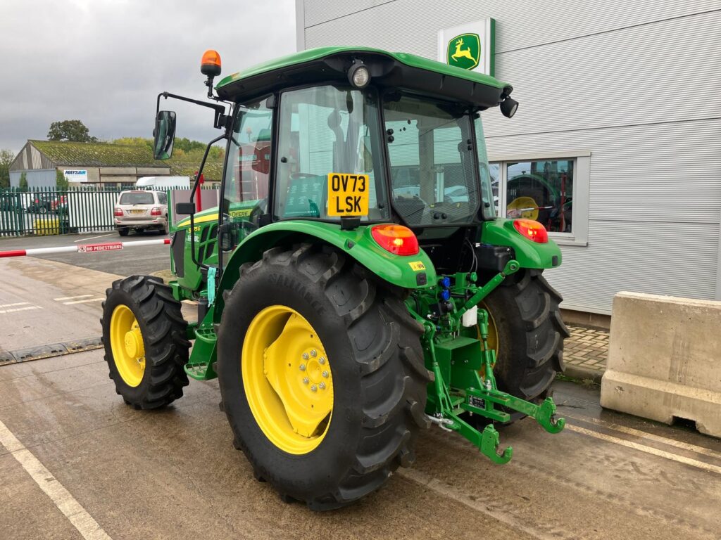 John Deere 5075E