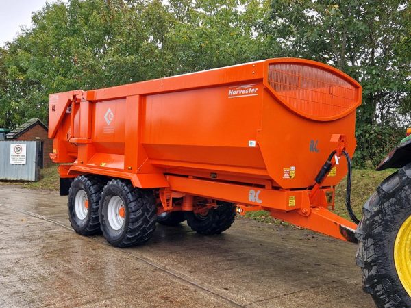 2020 Larrington Harvester 14 ton grain trailer