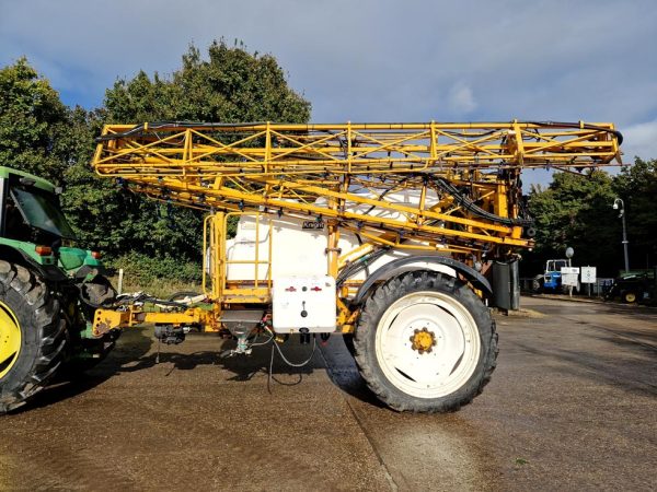 2004 Knight EU 3600L 32M trailed sprayer