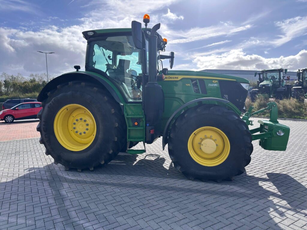 John Deere 6R 195