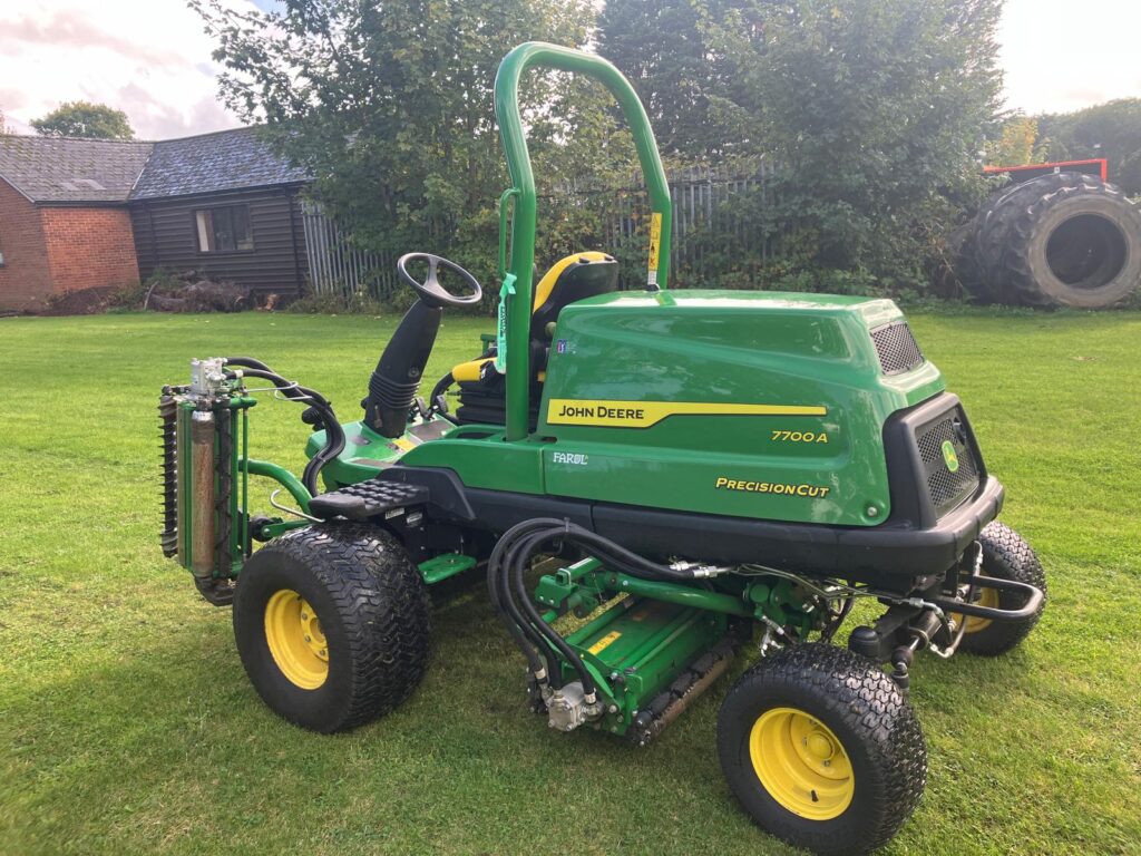 John Deere 7700A fairway mower