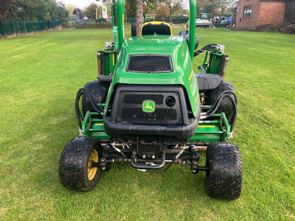 John Deere 7700A fairway mower