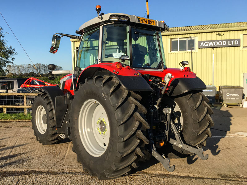 Massey Ferguson 6S.165 Dyna 6