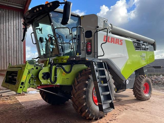 CLAAS TRION 720 M