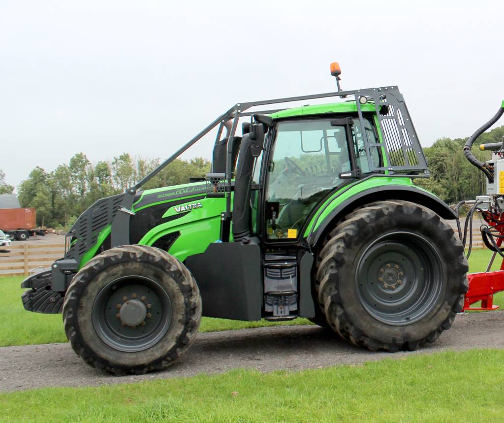 Valtra T214 Active Tractor