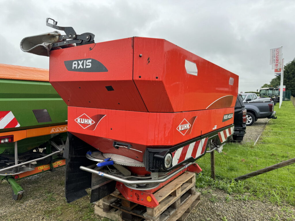 Kuhn Axis 40.2W Fertiliser Spreader