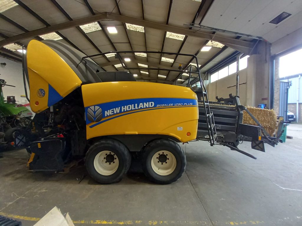 New Holland BB1290 +