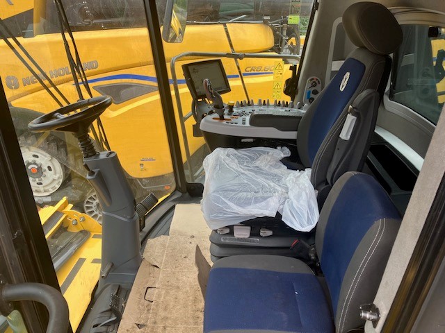 NEW HOLLAND CX8.80 COMBINE HARVESTER